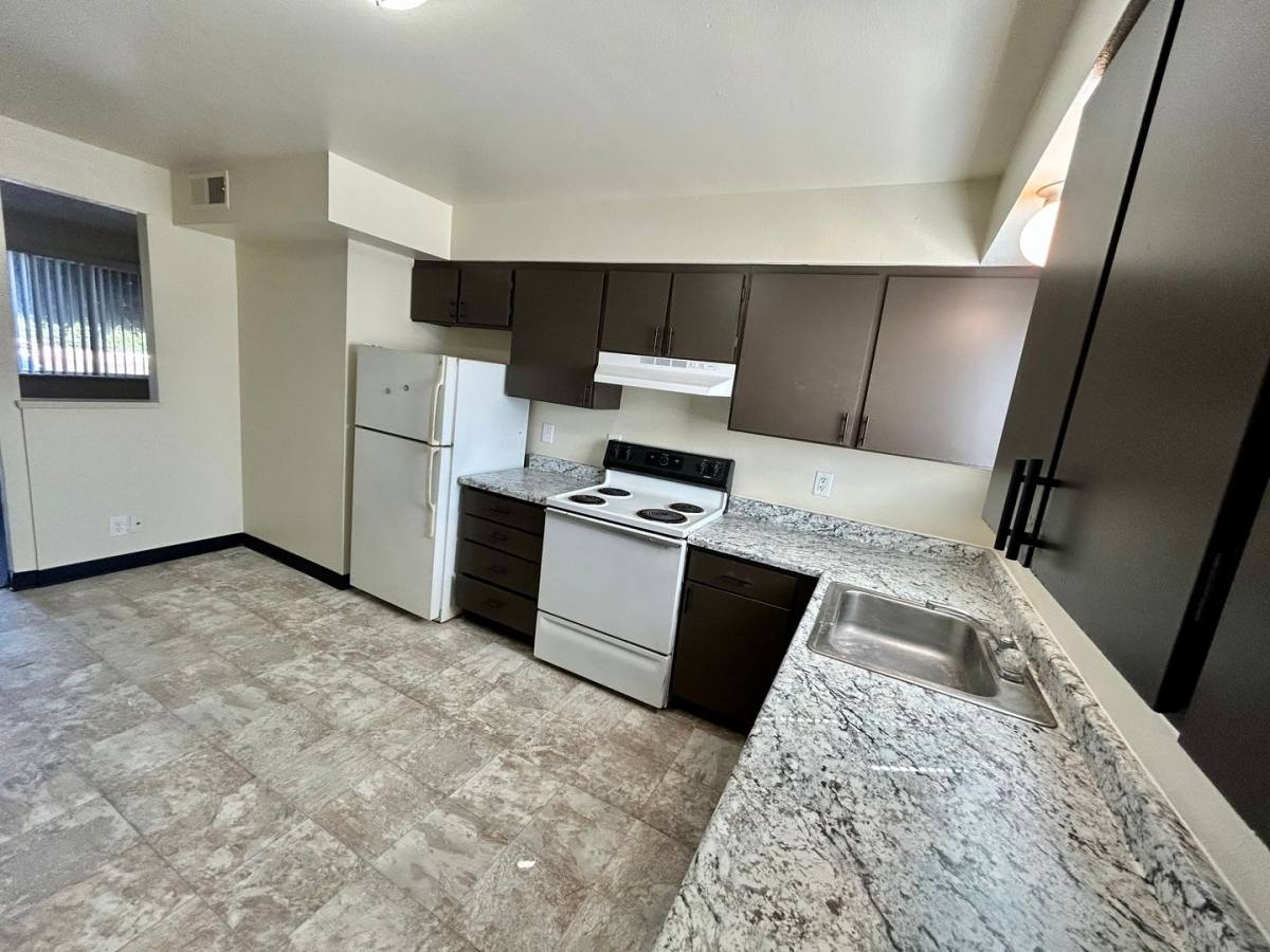 Apartment for rent at 1295 Downard Lane, Redding, CA 96002