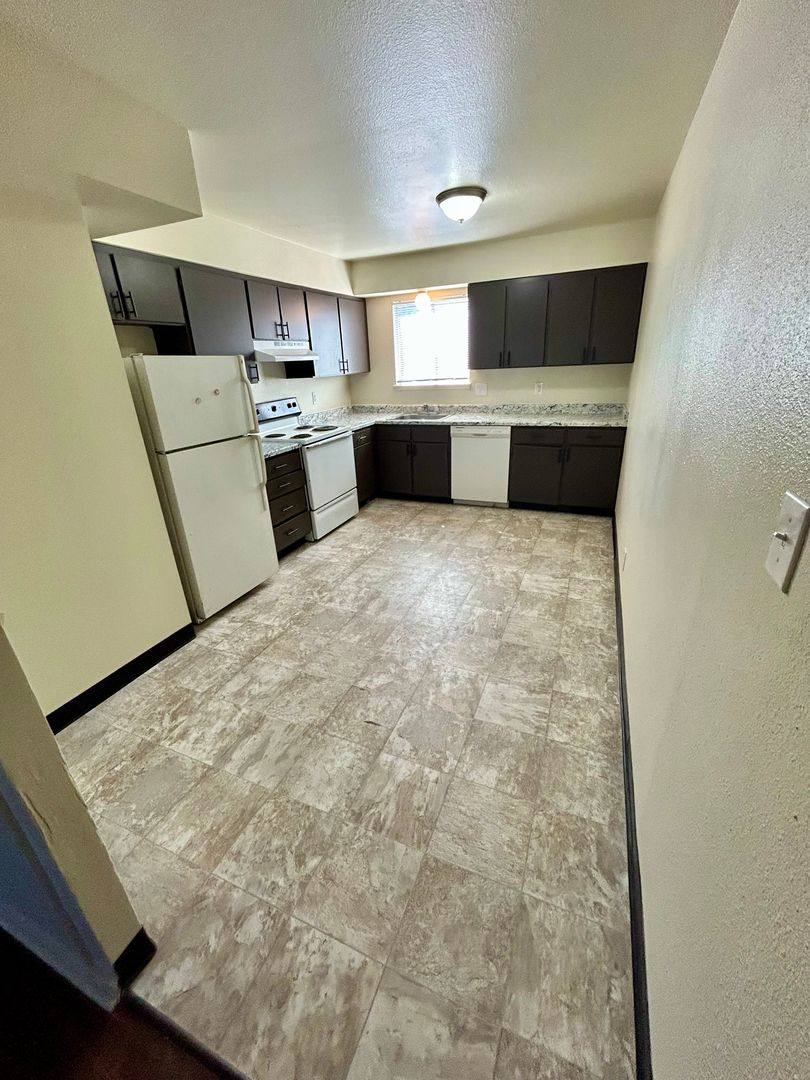 Apartment for rent at 1295 Downard Lane, Redding, CA 96002