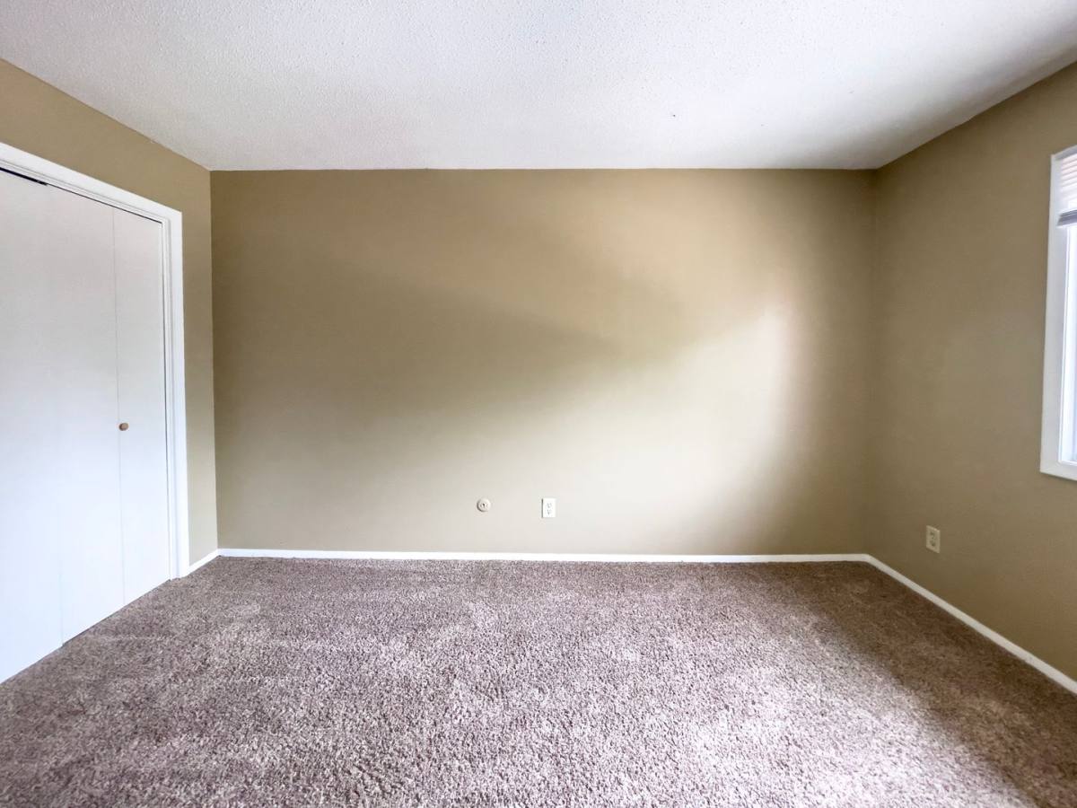 Apartment for rent at 920 N Linden St, Muncie, IN 47303