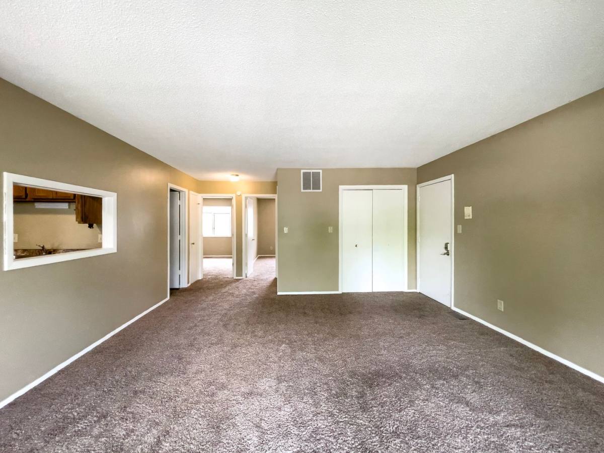 Apartment for rent at 920 N Linden St, Muncie, IN 47303