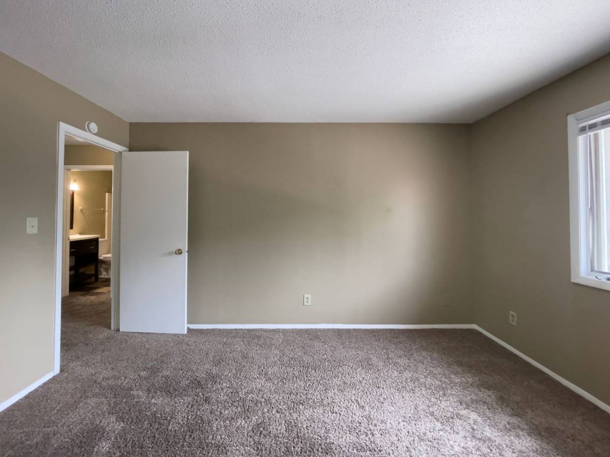 Apartment for rent at 920 N Linden St, Muncie, IN 47303