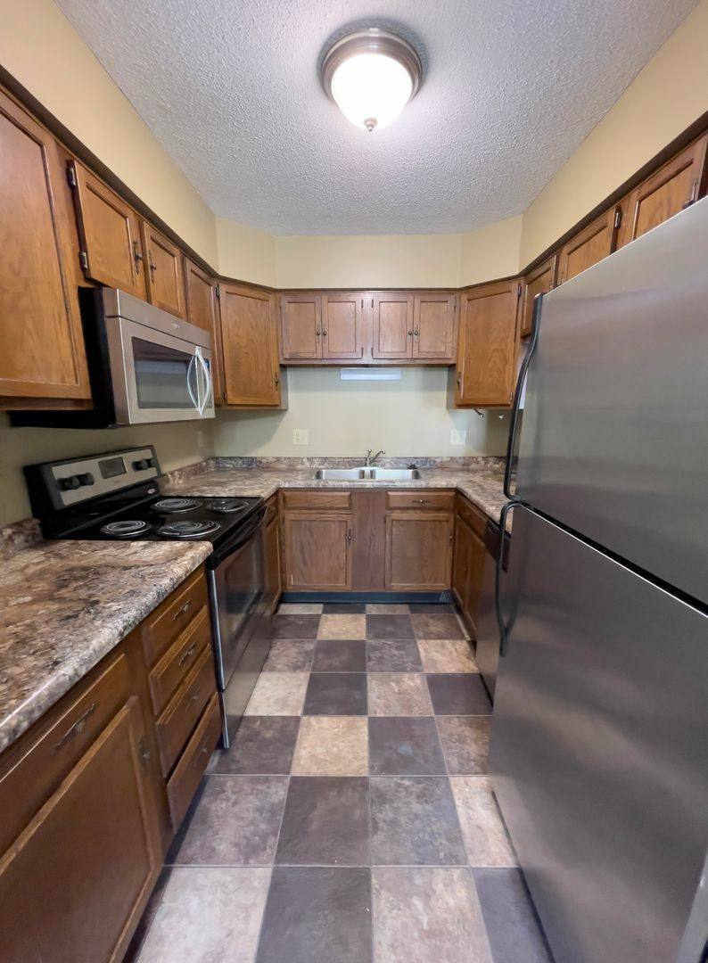 Apartment for rent at 920 N Linden St, Muncie, IN 47303