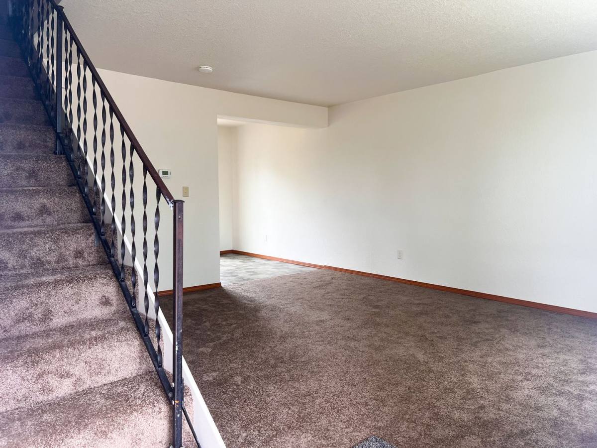 Apartment for rent at 155 S 8th St, Lebanon, OR 97355