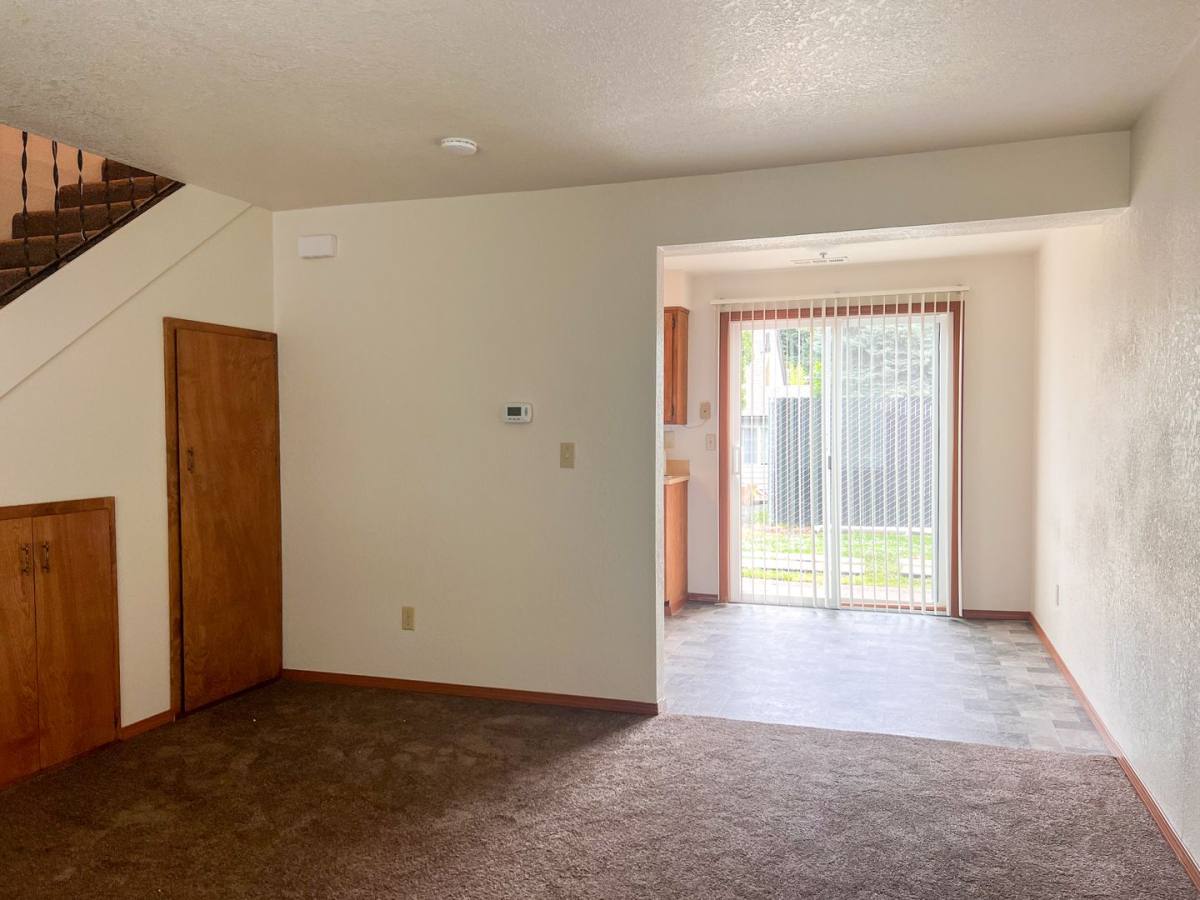 Apartment for rent at 155 S 8th St, Lebanon, OR 97355