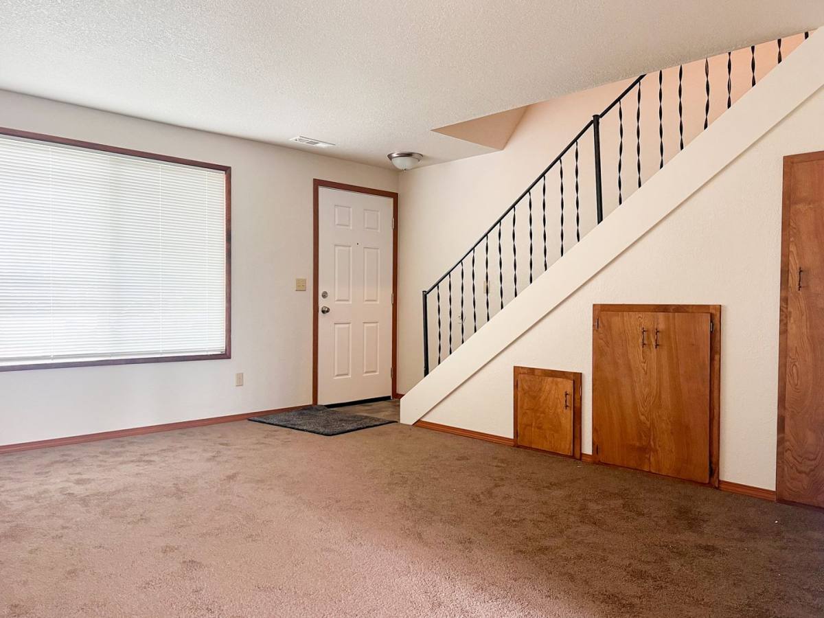 Apartment for rent at 155 S 8th St, Lebanon, OR 97355