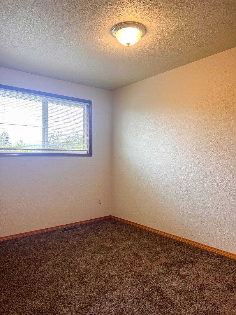Apartment for rent at 155 S 8th St, Lebanon, OR 97355