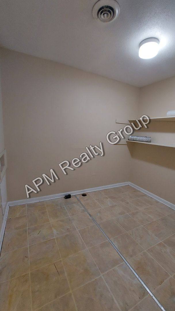 House for rent at 329 Ovanta Rd, Columbia, SC 29209