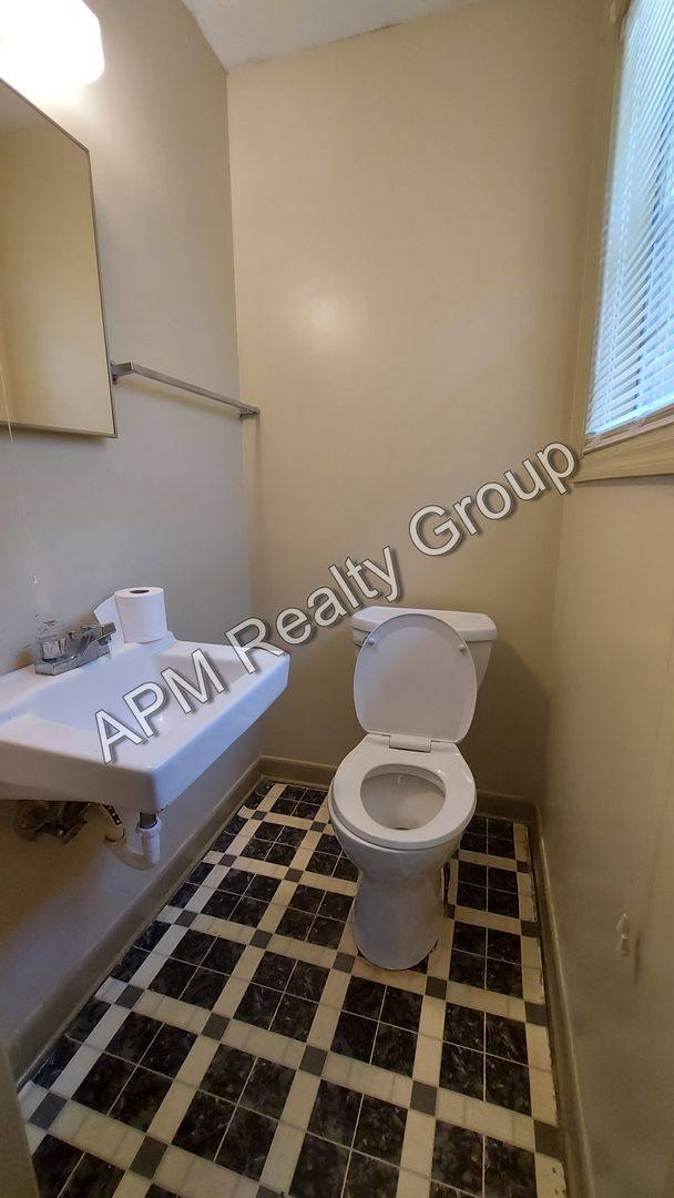 House for rent at 329 Ovanta Rd, Columbia, SC 29209