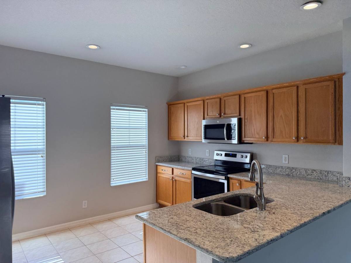 House for rent at 1110 Oak Pond Dr, Kissimmee, FL 34747