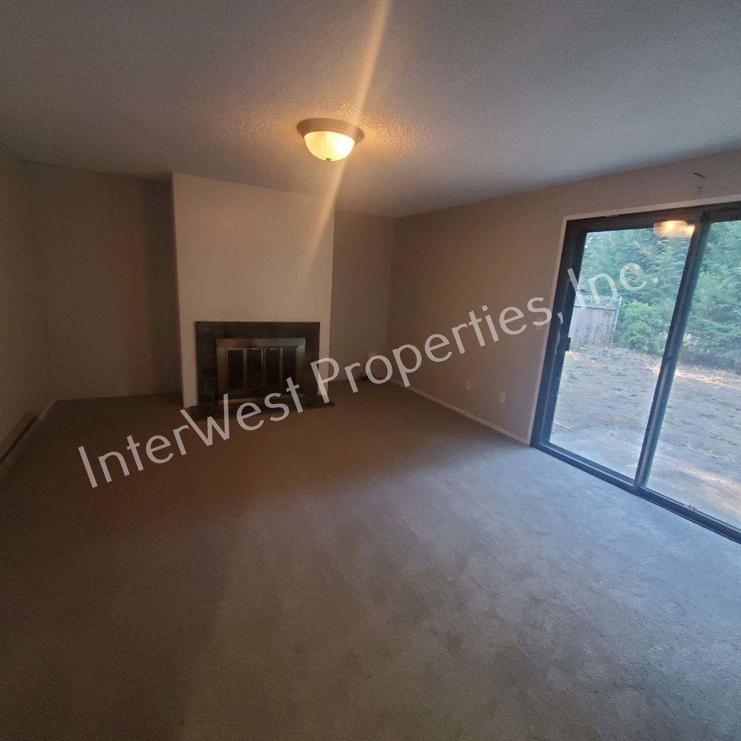 House for rent at 9685 SW Whitford Lane, Beaverton, OR 97008