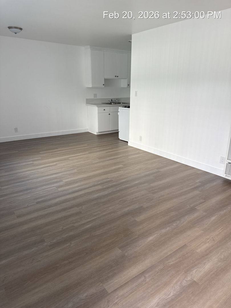 Apartment for rent at 3321 Canfield Ave, Los Angeles, CA 90034