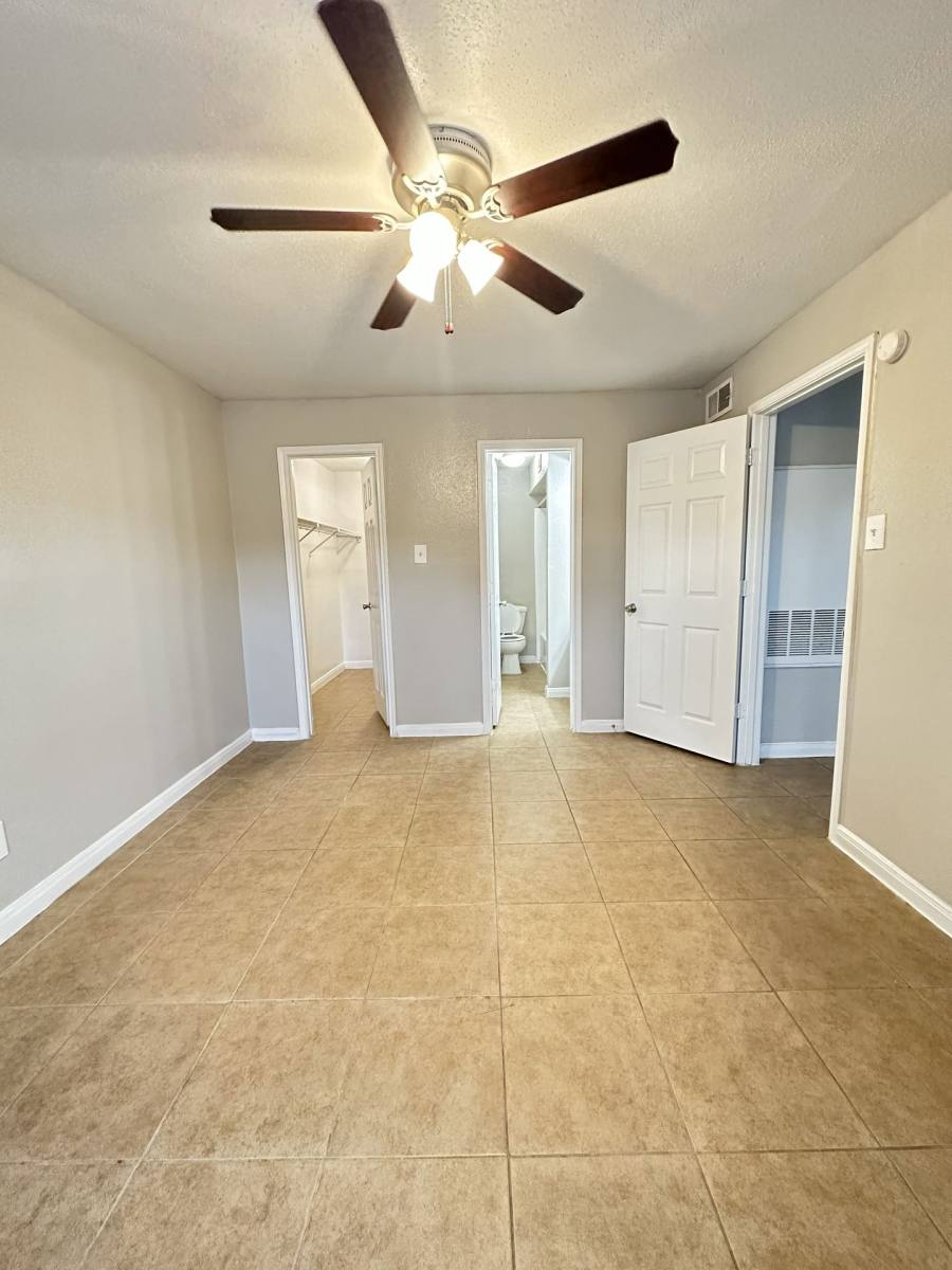 Apartment for rent at 535 Seminar Dr, Houston, TX 77060