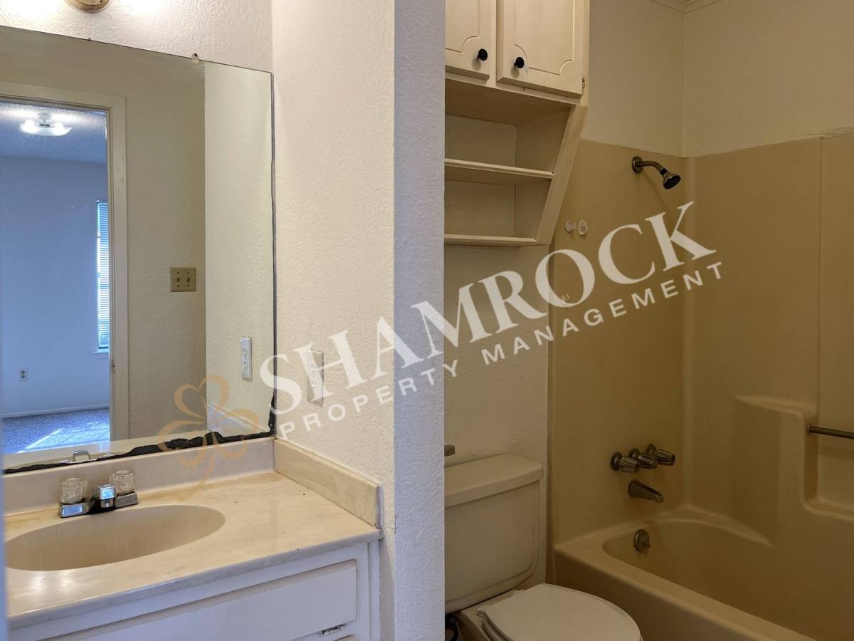 Townhouse for rent at 906 Lancelot Circle, Hewitt, TX 76643