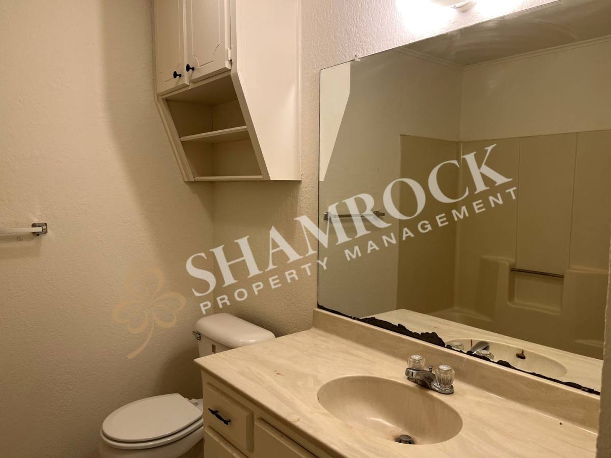 Townhouse for rent at 906 Lancelot Circle, Hewitt, TX 76643