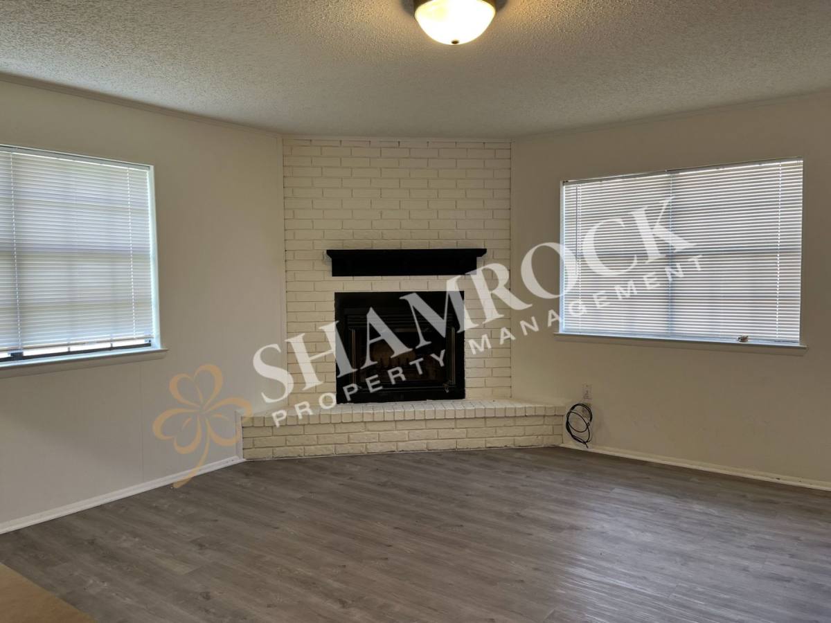 Townhouse for rent at 906 Lancelot Circle, Hewitt, TX 76643