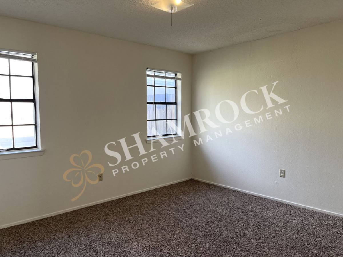 Townhouse for rent at 906 Lancelot Circle, Hewitt, TX 76643
