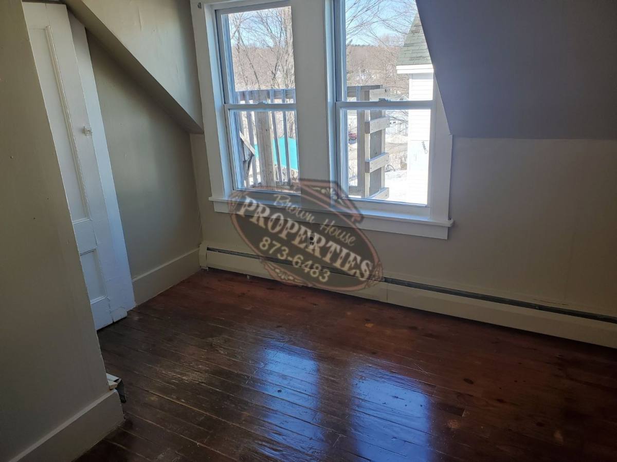 Apartment for rent at 21 Church St, Oakland, ME 04963