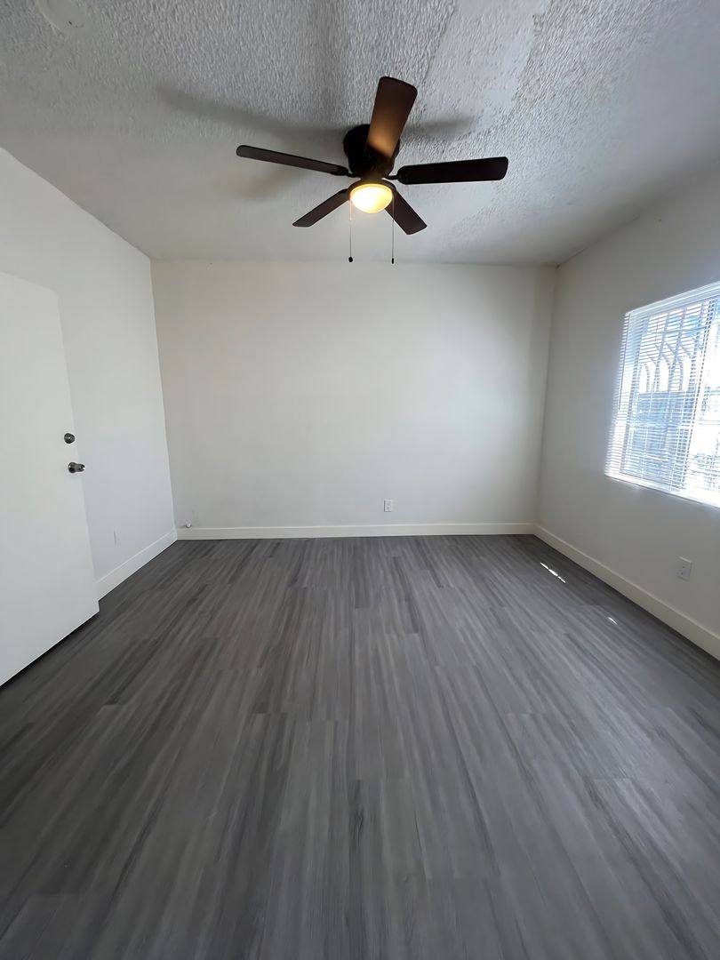 Apartment for rent at 211 E 55th St, Los Angeles, CA 90011