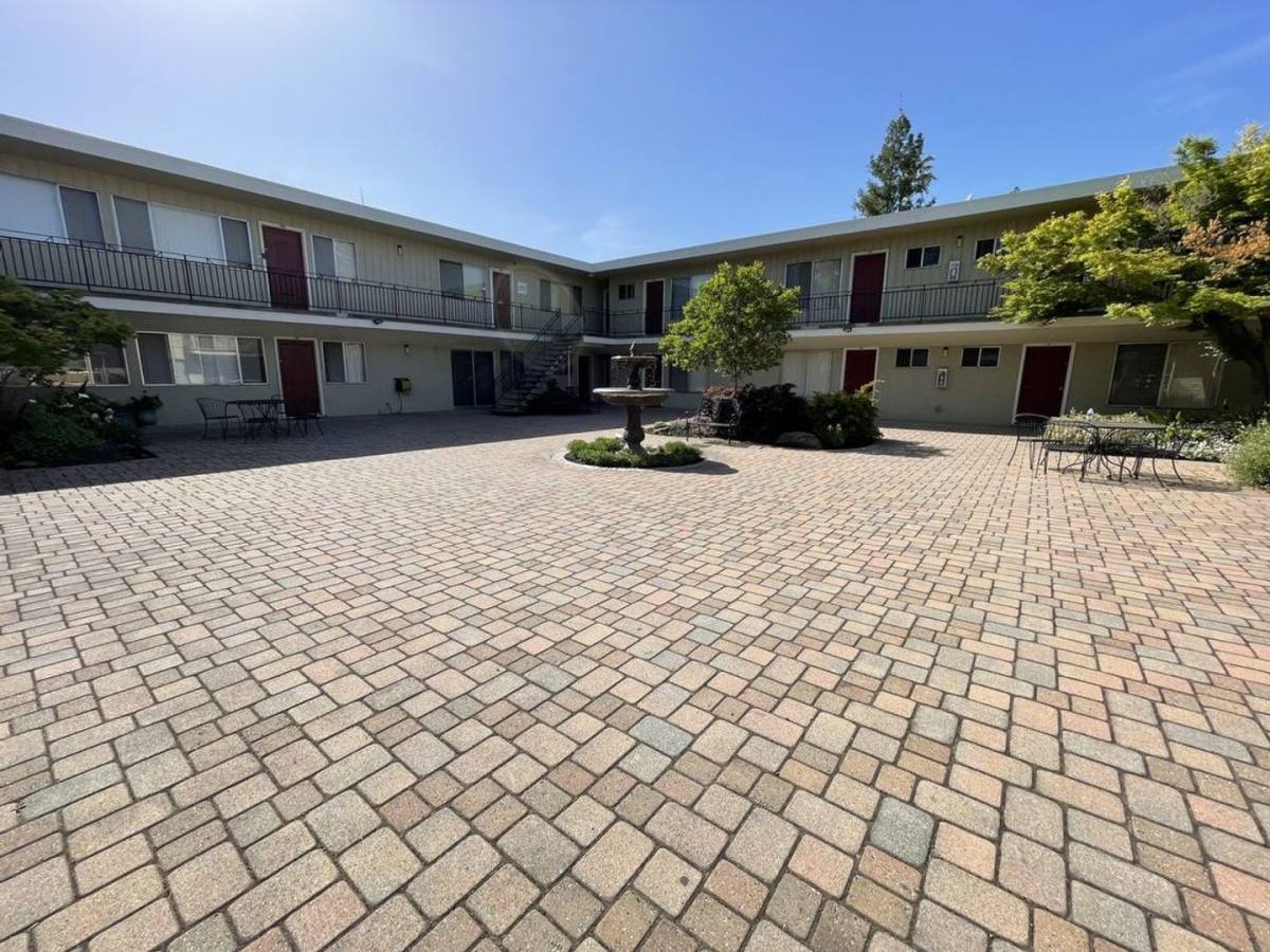 Apartment for rent at 1651 Detroit Ave, Concord, CA 94520