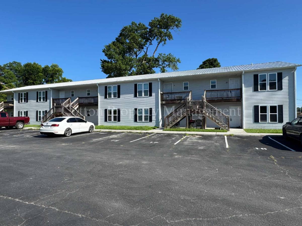 Apartment for rent at 315 S Dudley St #13, Burgaw, NC 28425