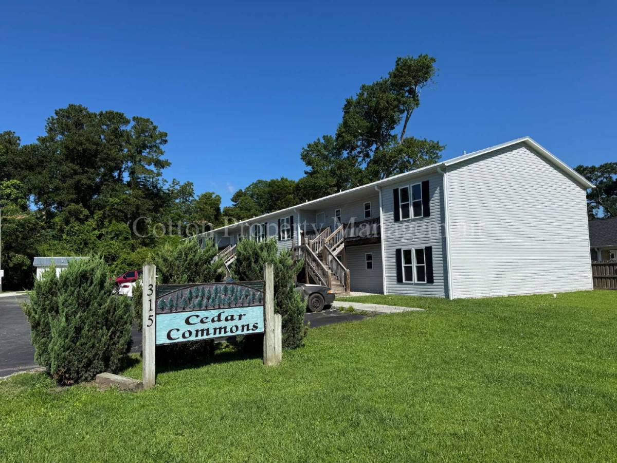 Apartment for rent at 315 S Dudley St #13, Burgaw, NC 28425