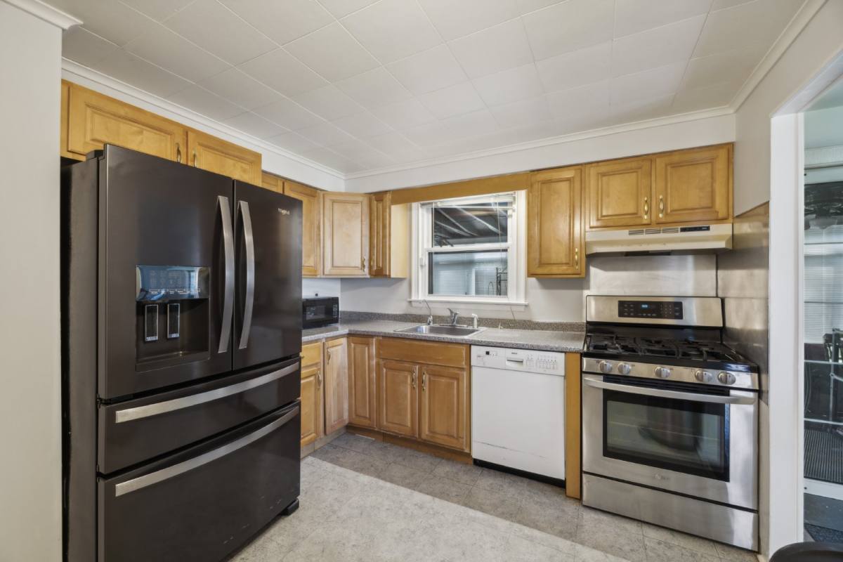 House for rent at 49 Story Rd, Aston, PA 19014