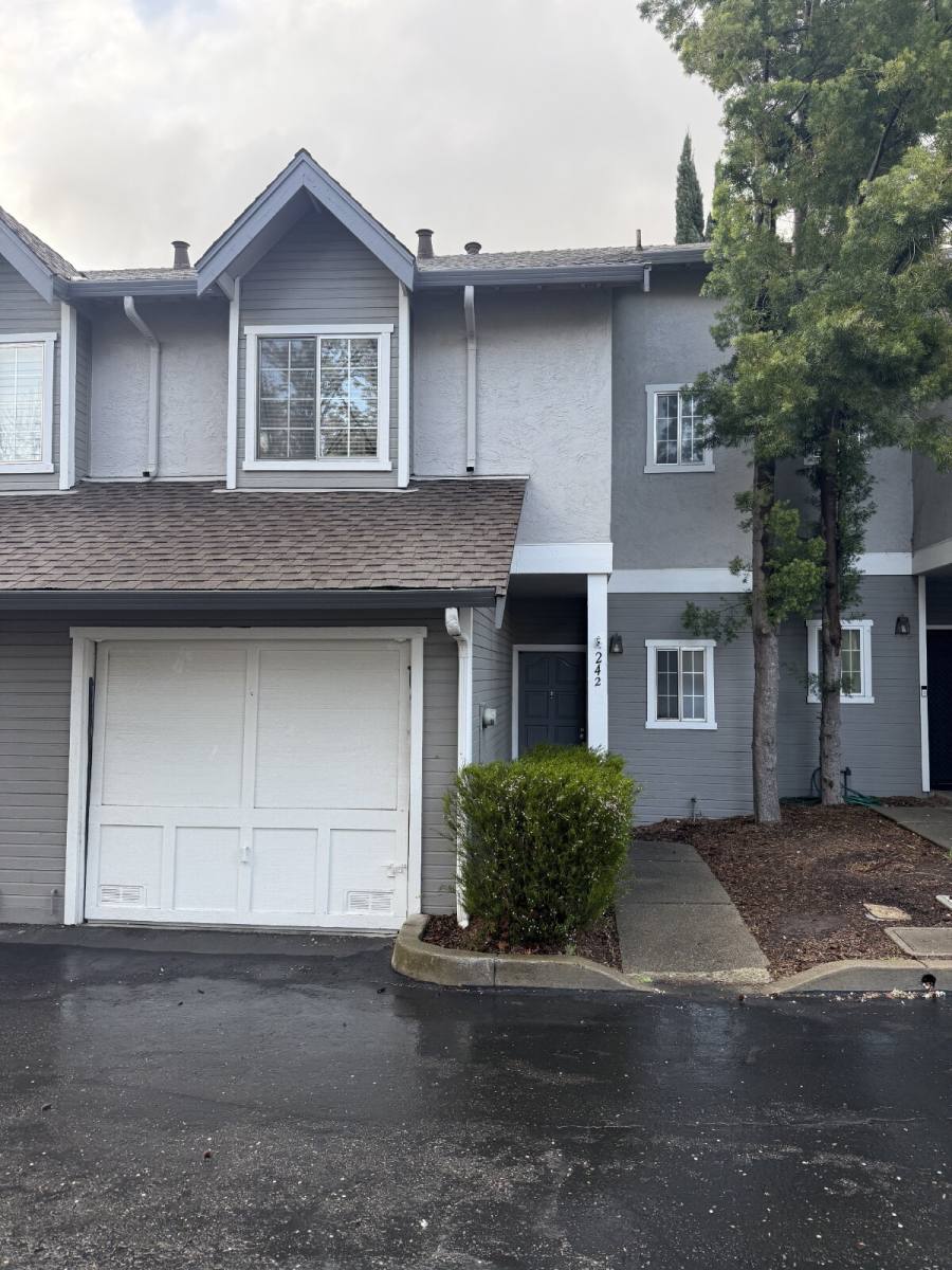 Townhouse for rent at 242 Birch Creek Dr, Pleasanton, CA 94566
