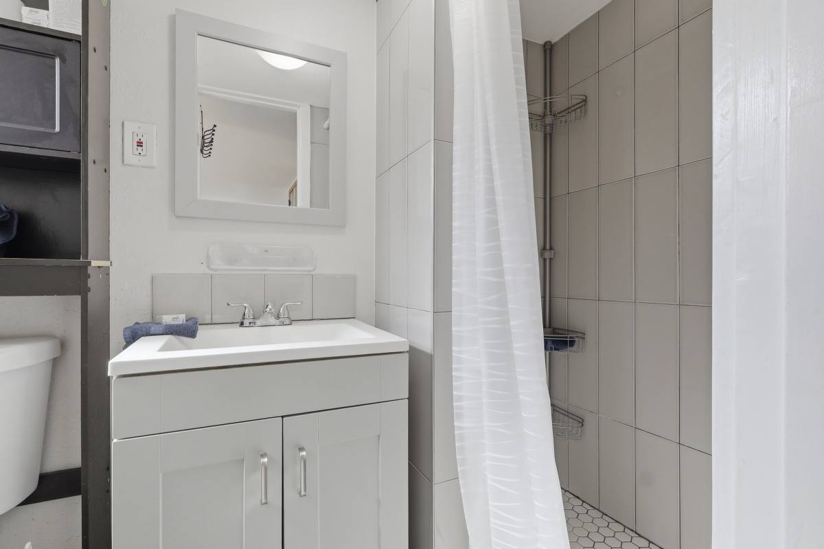 Apartment for rent at 587 Dixie Highway 1, Tarpon Springs, FL 34689