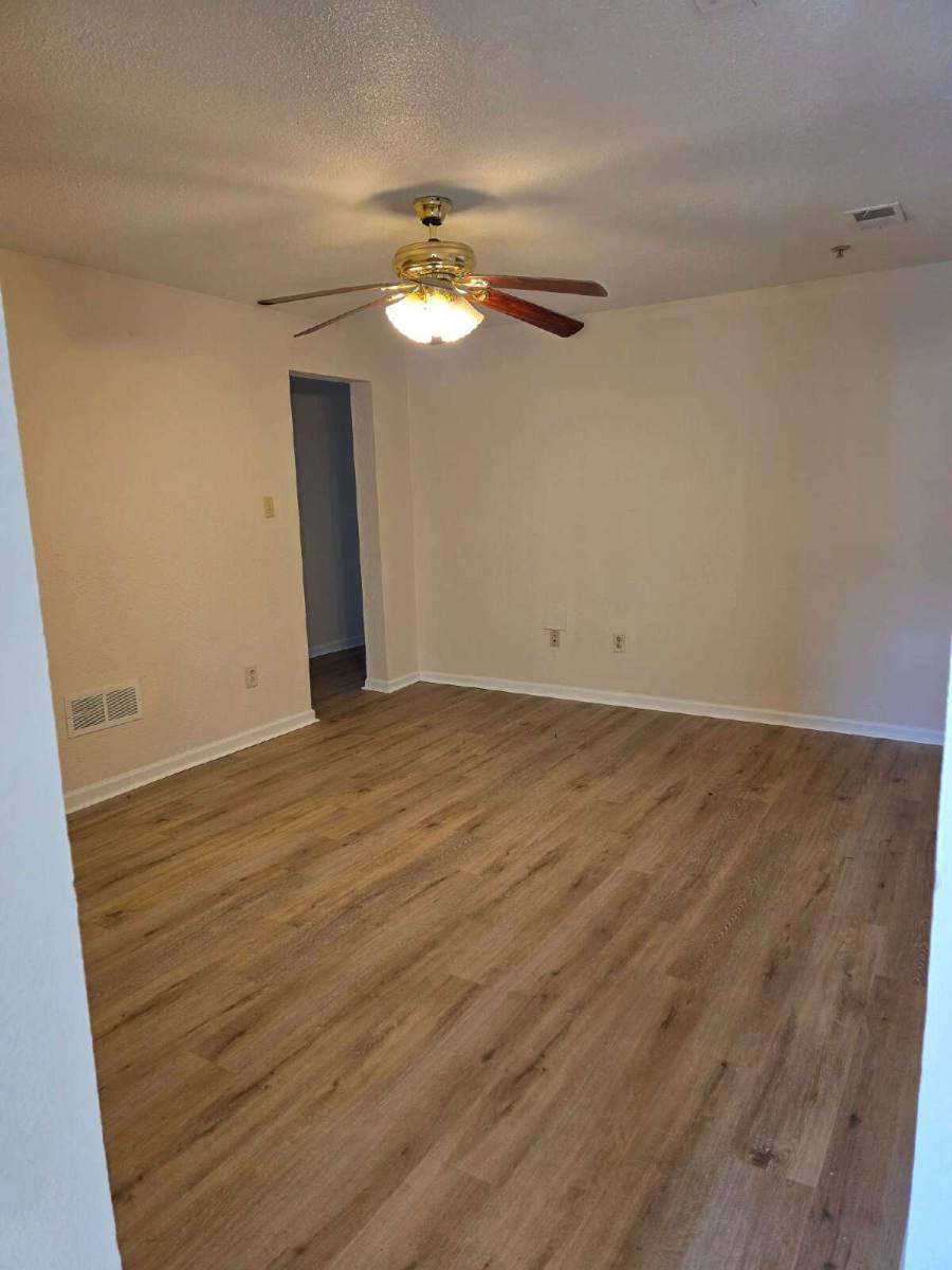 Apartment for rent at 116 W 8th Ave #4B, Homestead, PA 15120