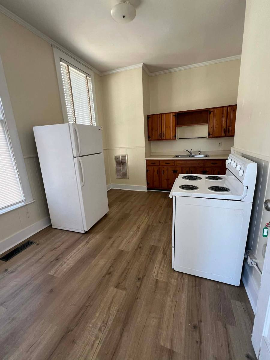 Apartment for rent at 233 College St #1, Macon, GA 31201