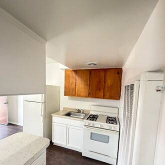 Apartment for rent at 423 W 21st St #10, Merced, CA 95340