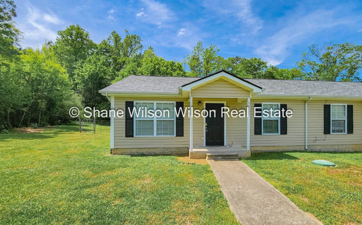 Apartment for rent at 37 Allison Dr, La Fayette, GA 30728