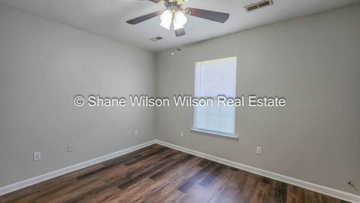 Apartment for rent at 37 Allison Dr, La Fayette, GA 30728