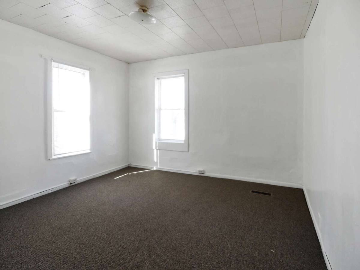 Apartment for rent at 690 York Ave #1, Saint Paul, MN 55106
