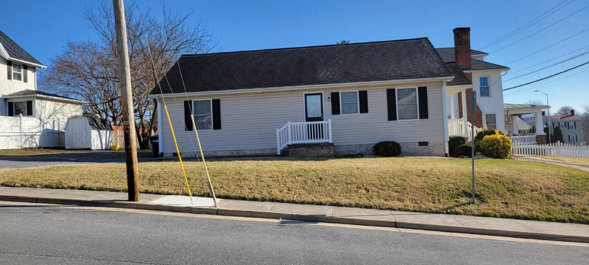 House for rent at 438 W Market St, Harrisonburg, VA 22801