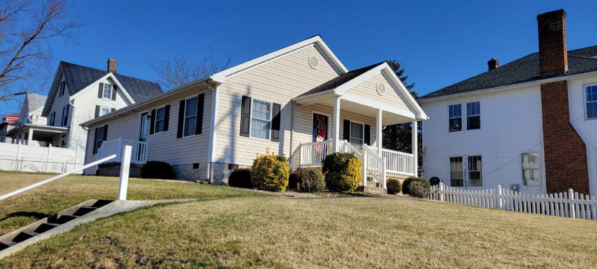 House for rent at 438 W Market St, Harrisonburg, VA 22801