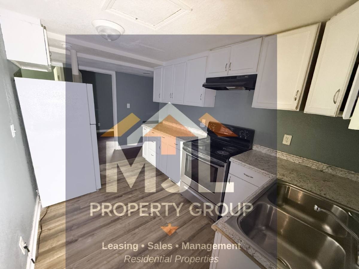 Apartment for rent at 704 N Willow Ave, Independence, MO 64053