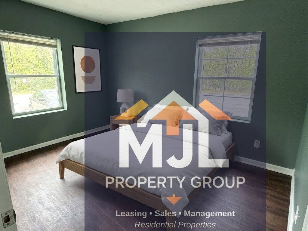 Apartment for rent at 704 N Willow Ave, Independence, MO 64053