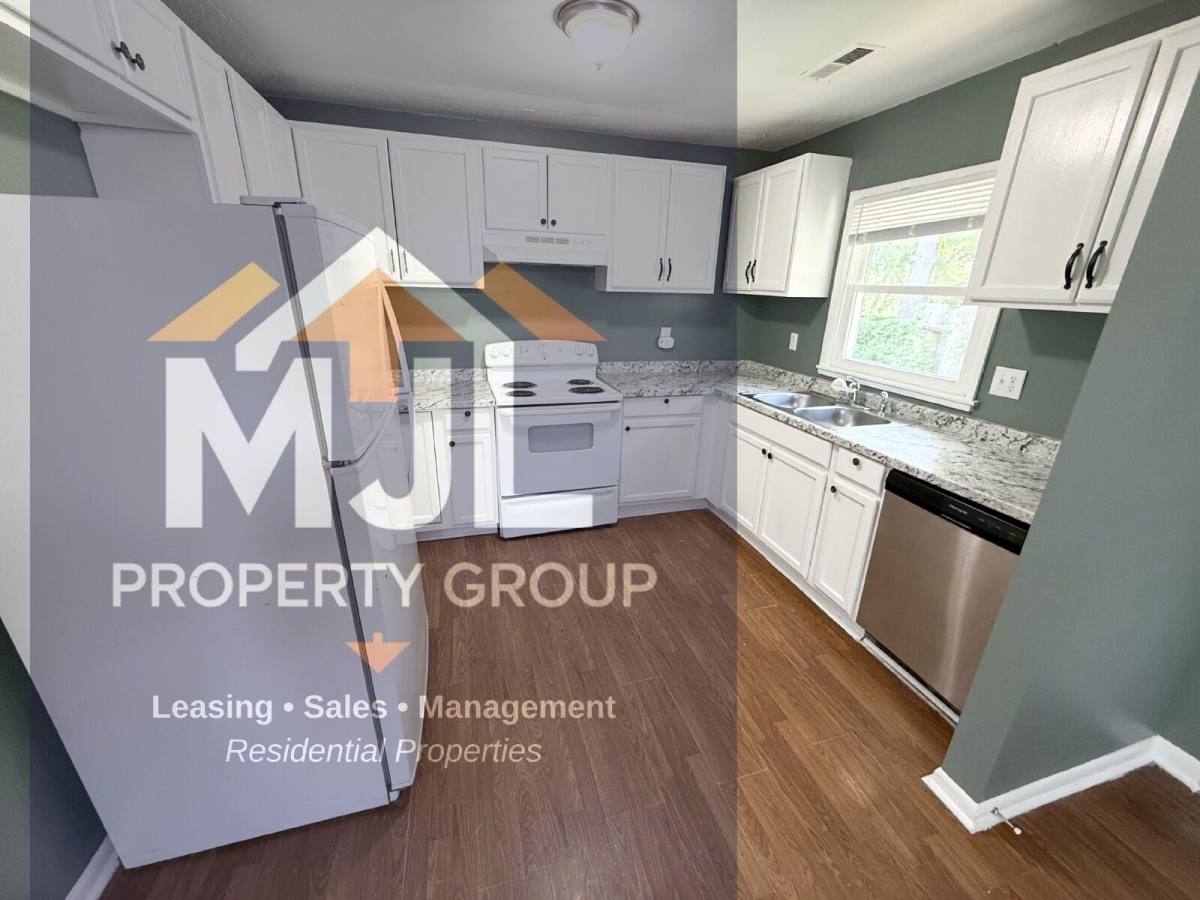 Apartment for rent at 708 N Willow Ave, Independence, MO 64053