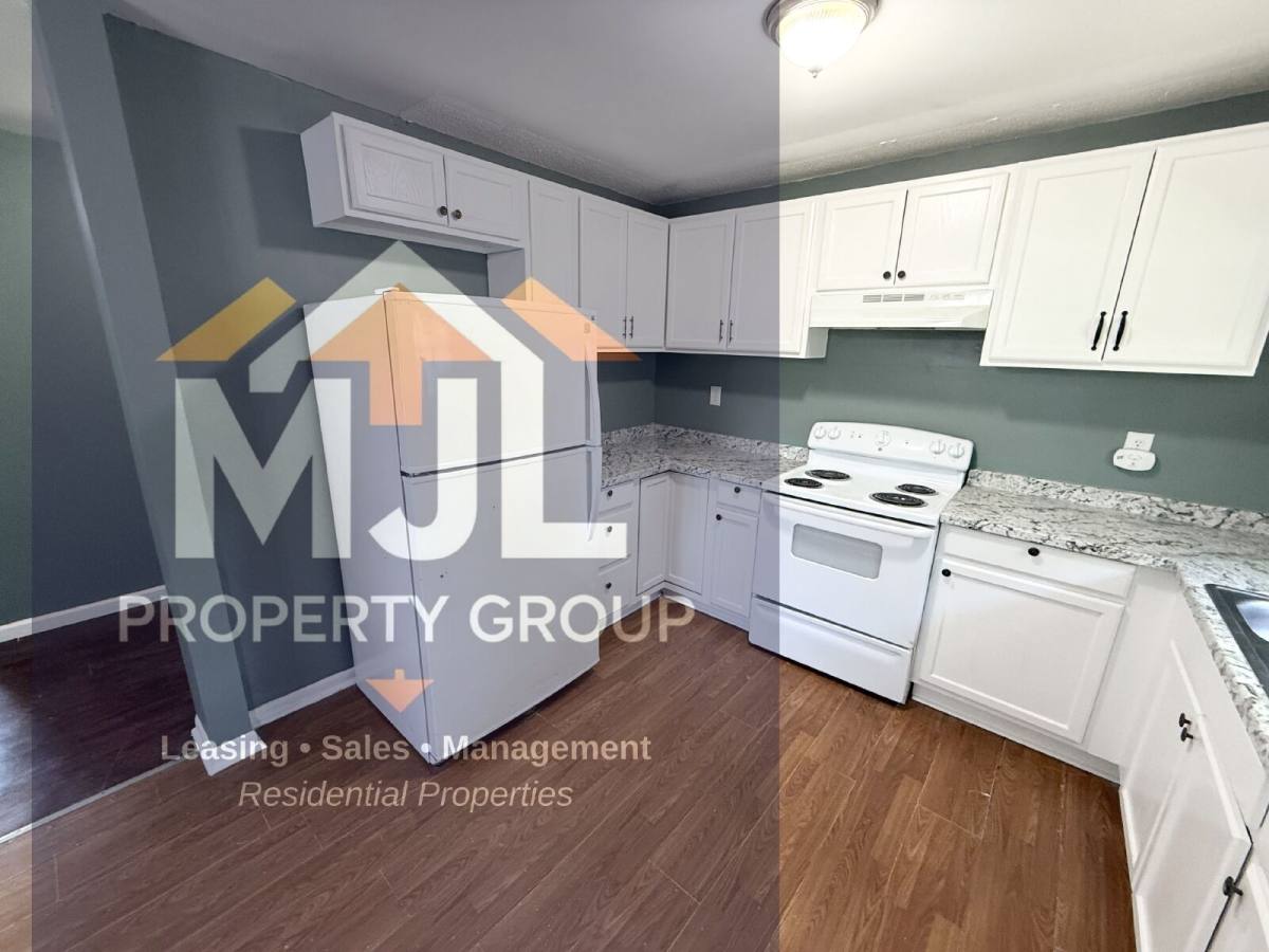 Apartment for rent at 708 N Willow Ave, Independence, MO 64053