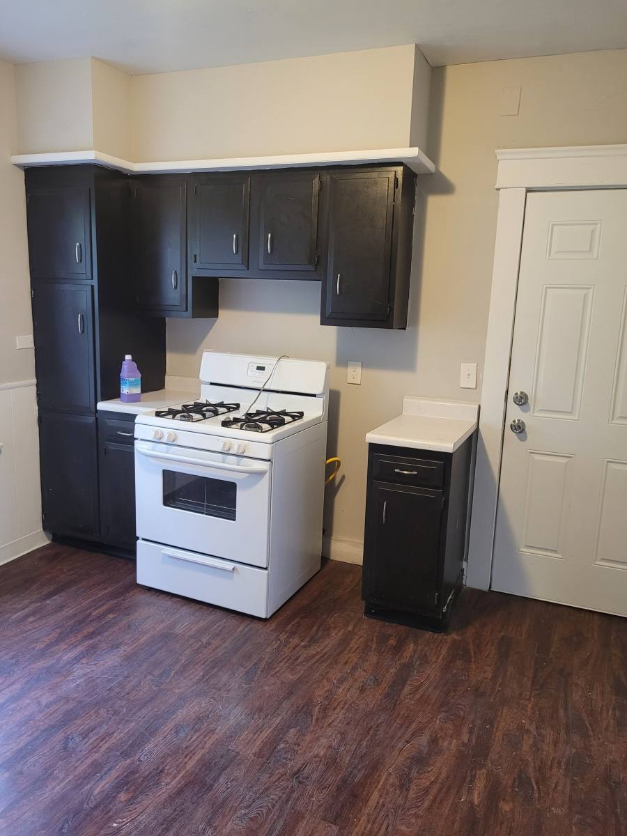 Apartment for rent at 506 E 140th St, Cleveland, OH 44110