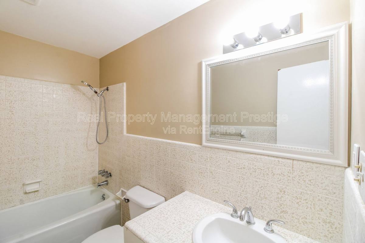 Apartment for rent at 610 Ball St #3, Galveston, TX 77550