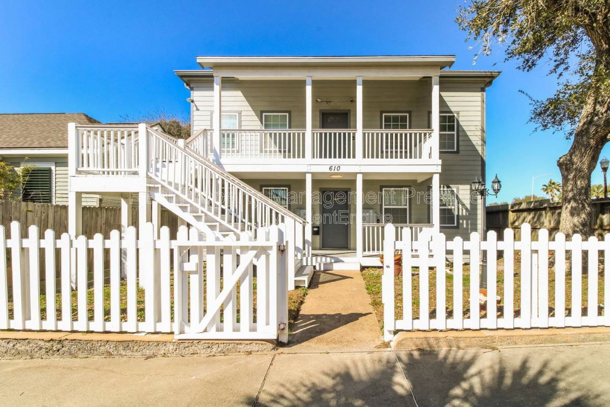Apartment for rent at 610 Ball St #3, Galveston, TX 77550