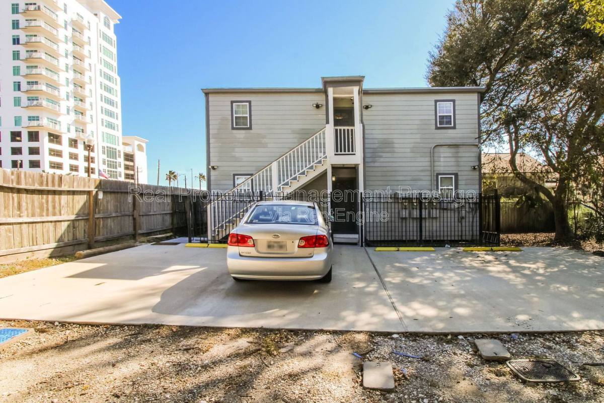 Apartment for rent at 610 Ball St #3, Galveston, TX 77550