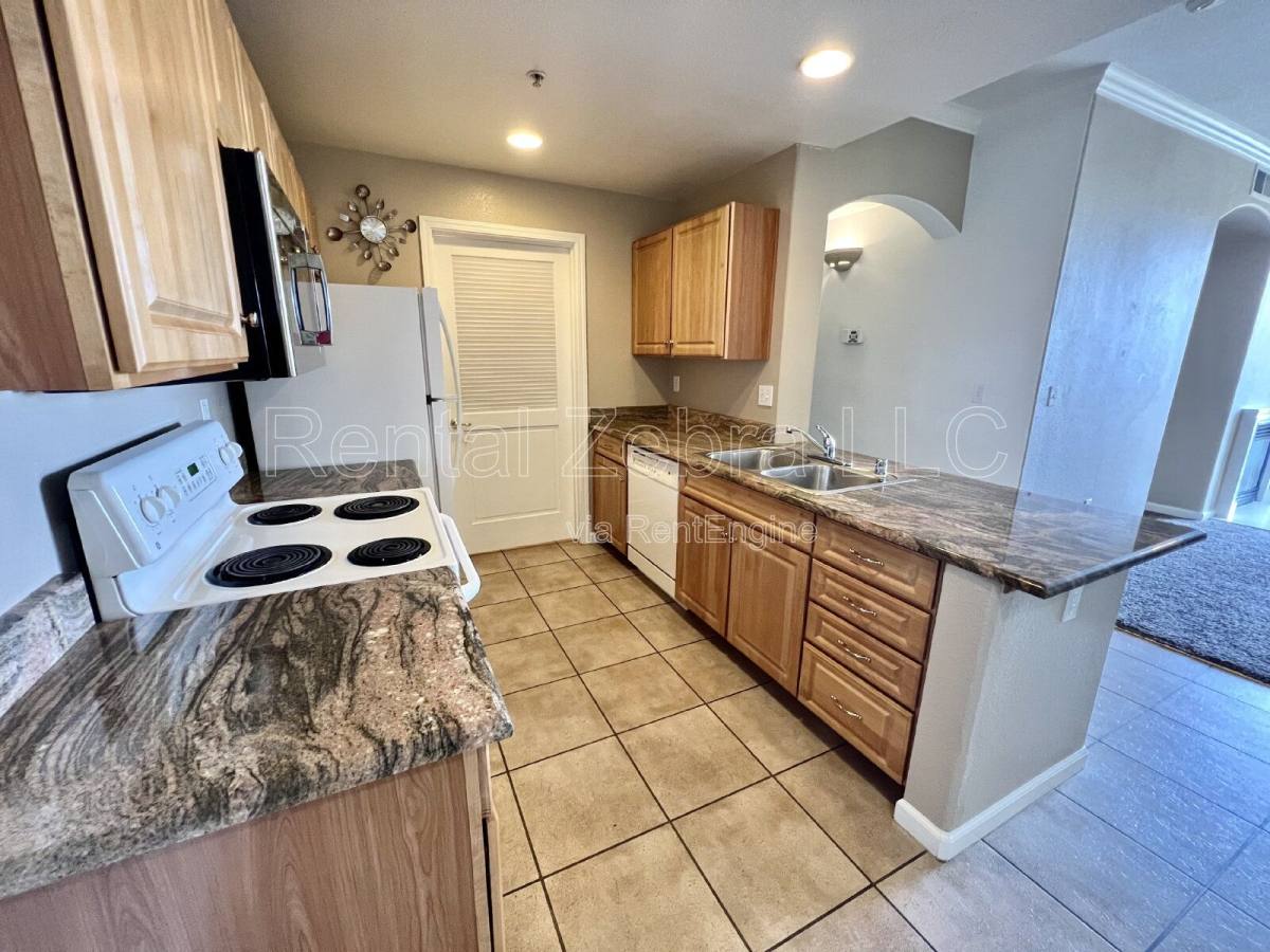 Condo for rent at 1360 Shady Lane, Turlock, CA 95382