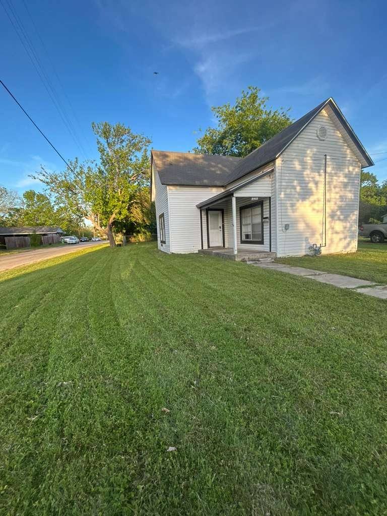 House for rent at 426 N Clements St, Gainesville, TX 76240