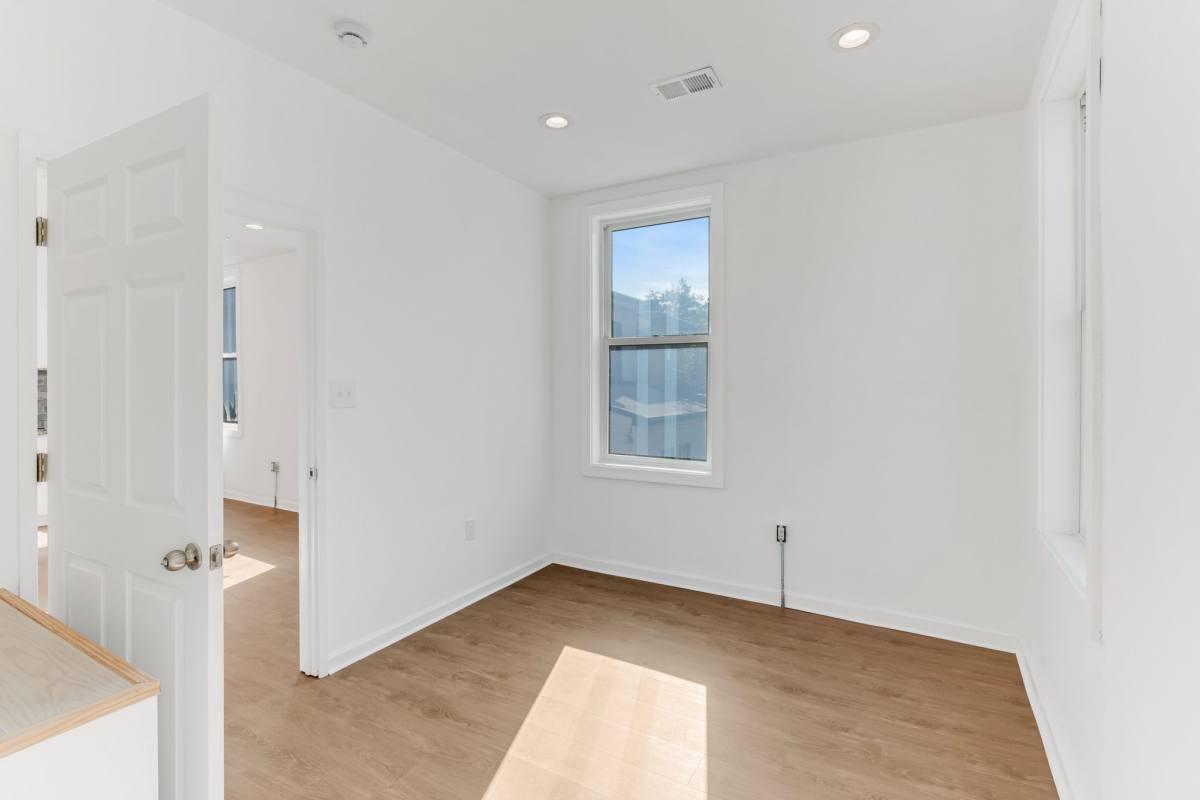 Apartment for rent at 308 W Queen Lane, Philadelphia, PA 19144