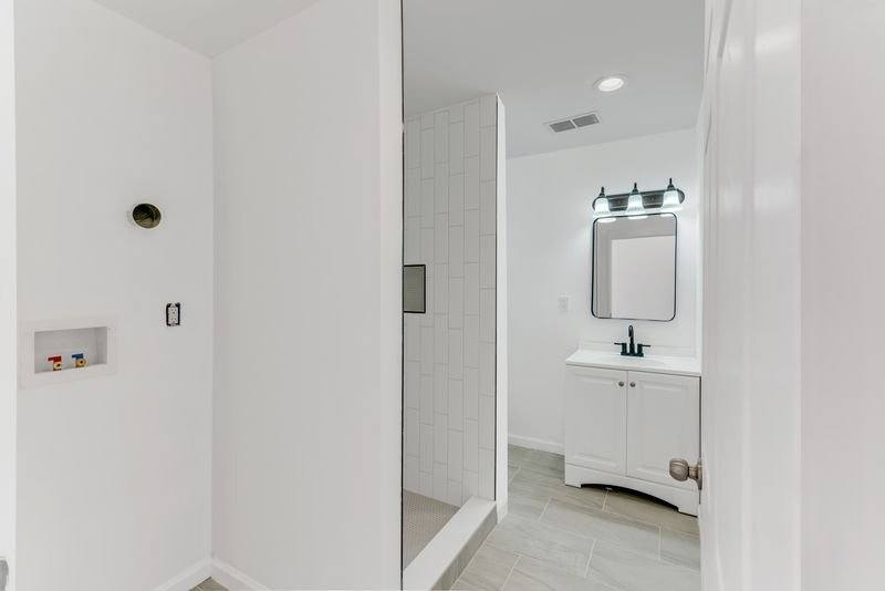 Apartment for rent at 308 W Queen Lane, Philadelphia, PA 19144