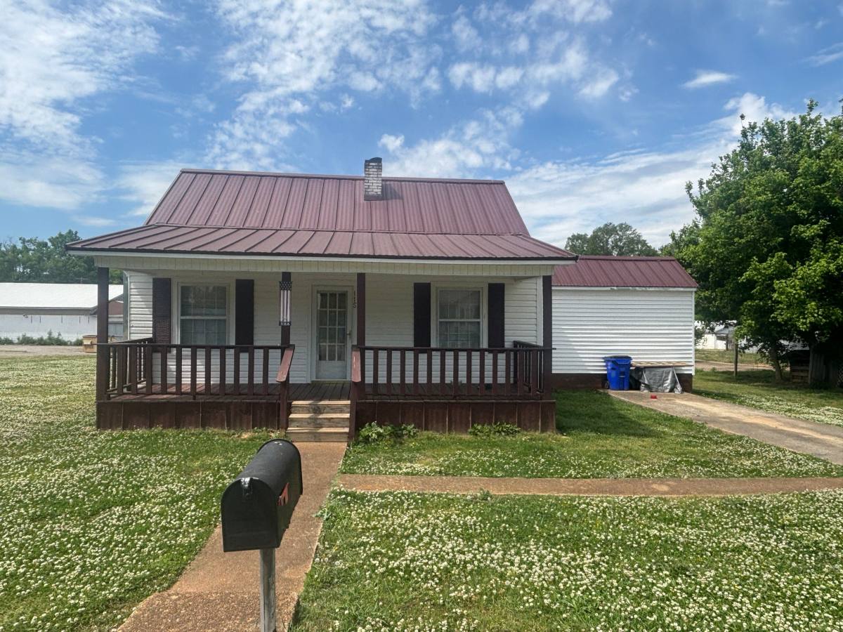 House for rent at 115 N Richards St, Florence, AL 35630
