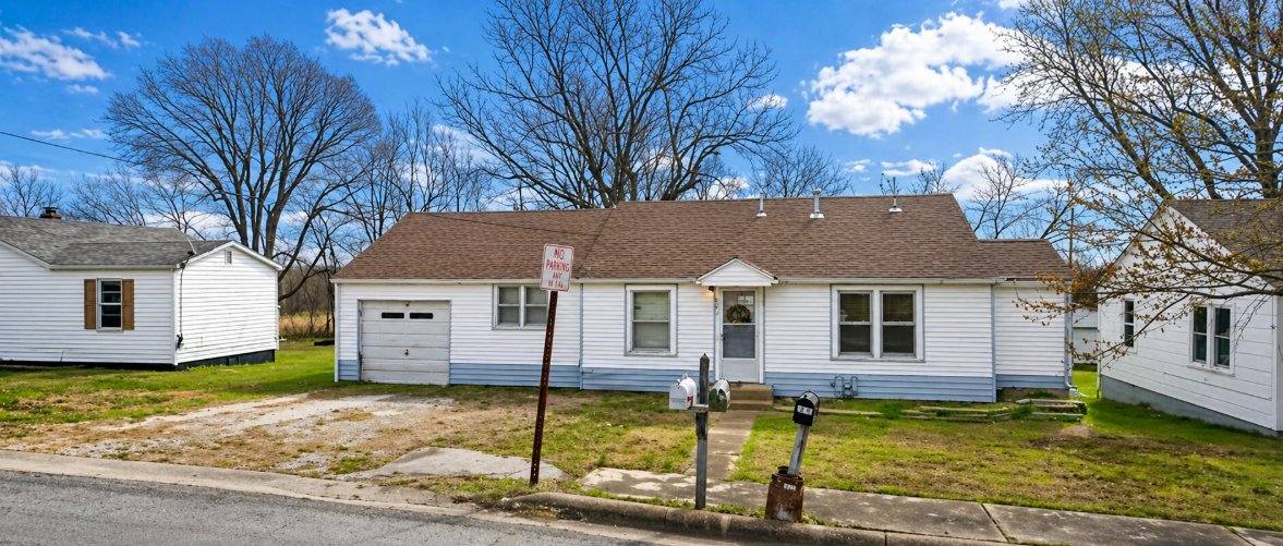 House for rent at 602 N St, Stockton, MO 65785
